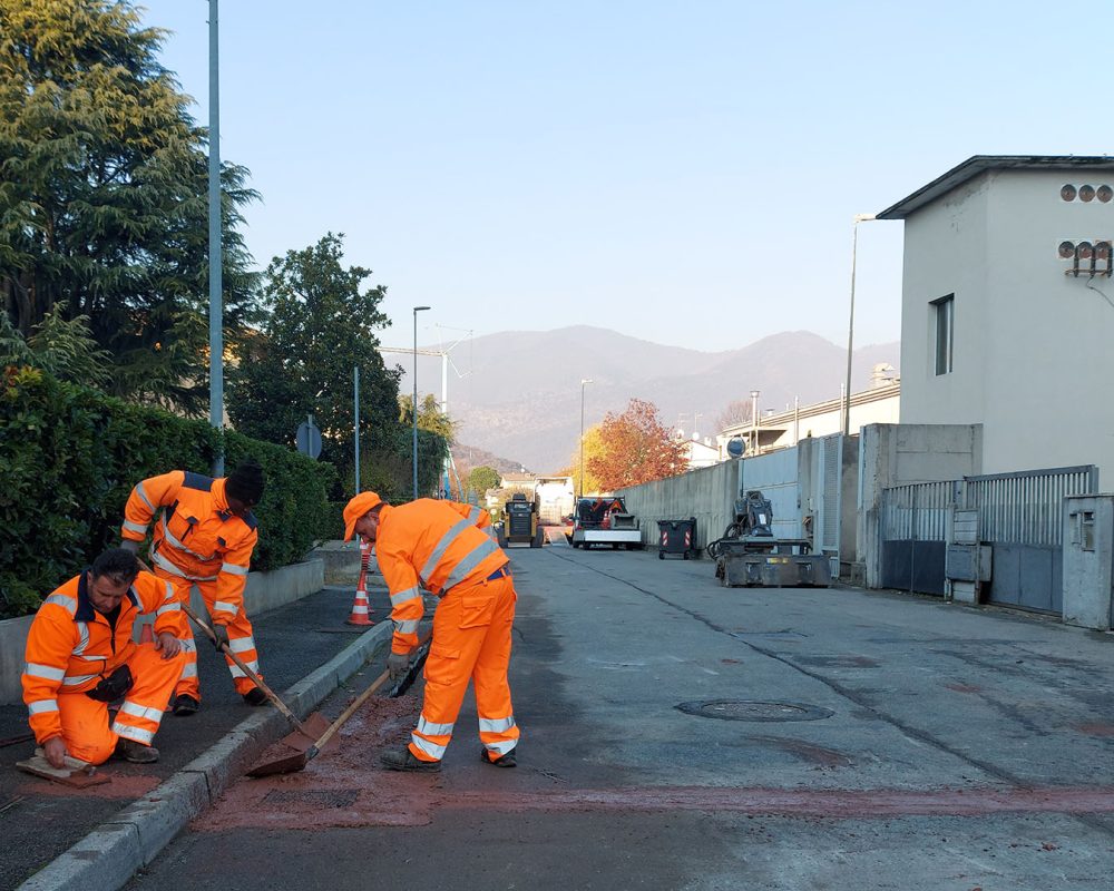 Scavi stradali e canalizzazioni per impianti di telecomunicazioni a Brescia